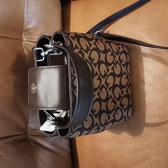 Guess Logo Crossbody/Handbag NWT - Picture 5 of 7